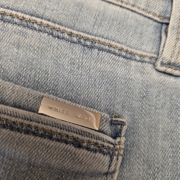 WHBM The Girlfriend Floral Embroidered Light Blue Jeans Size 6 - Picture 15 of 16